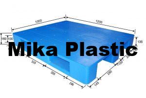 plastic pallet